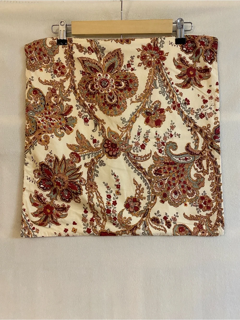 Pottery Barn cream red floral paisley 18